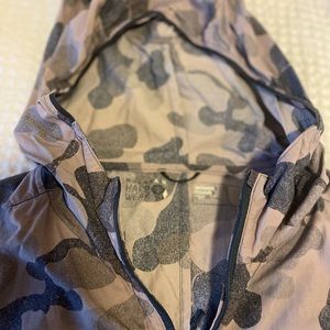 Mountain Hardware Light Weight Pullover